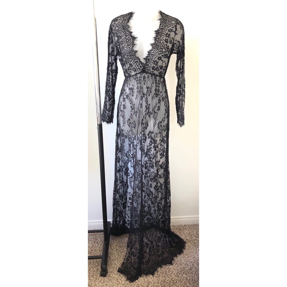 NWOT Pregnancy Lace Dress